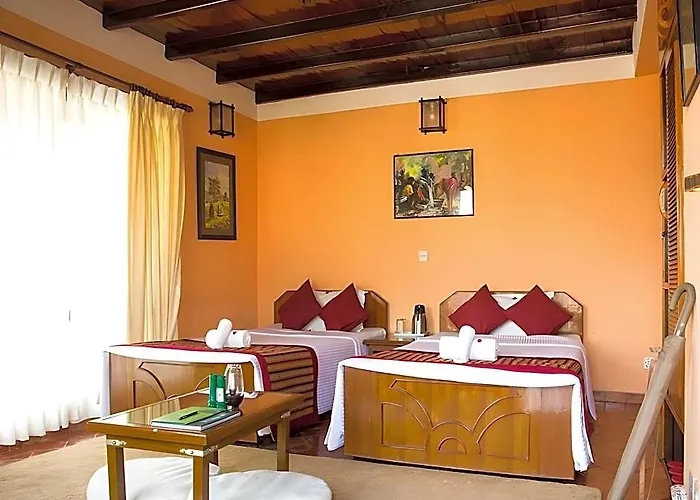 Hotel Chhahari 2*